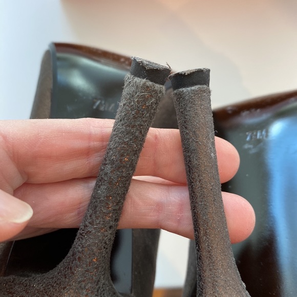 GUESS Suede Brown Bronze Bow Heels - Picture 8 of 8